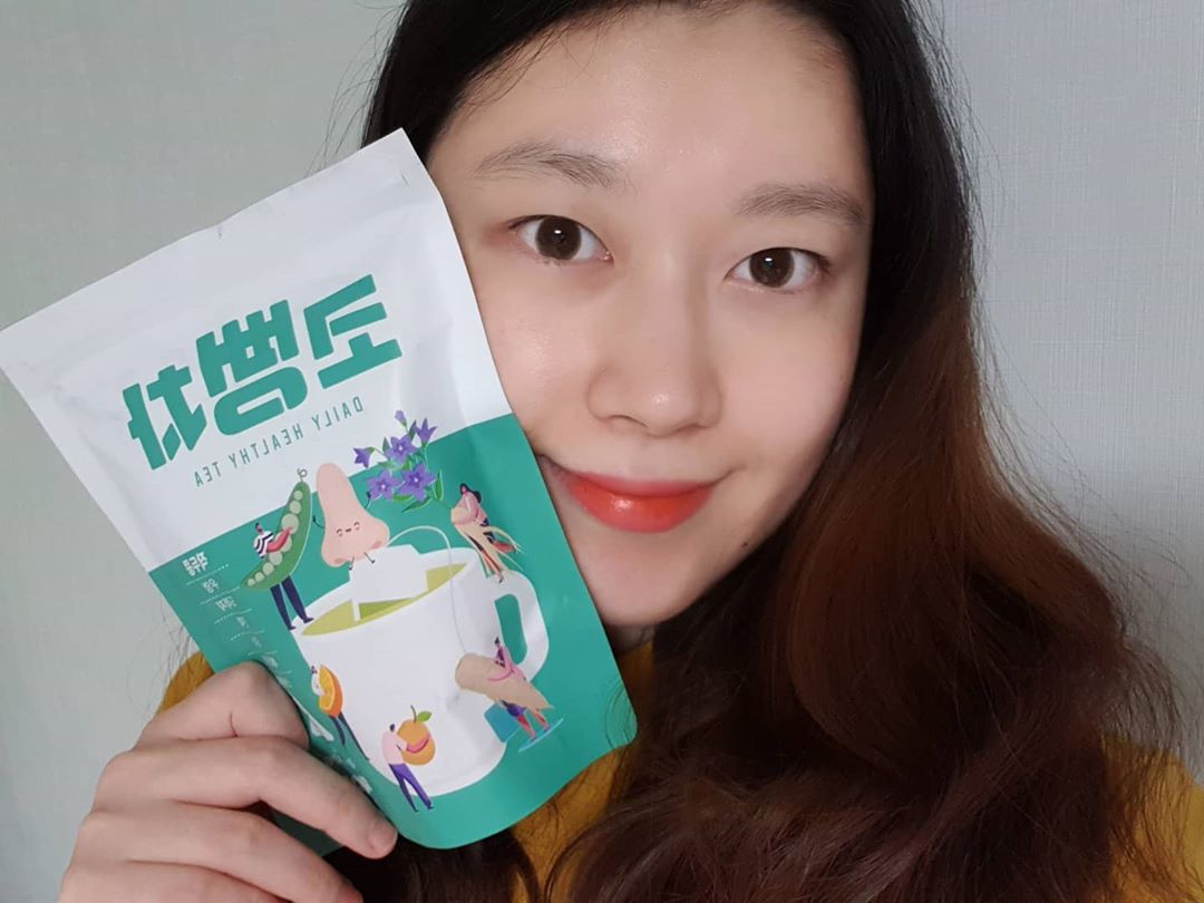 먹스타/육아스타/흰쥐띠맘/맞팔/소통/리뷰어’s Instagram post: “#협찬 쌀쌀한 요즘 목도 칼칼하고 콧물도 흘러서 답답한데 하루의 답답함을 시원하게 뻥! 뚫어주는 코뻥차:) 이름도 귀엽고 작