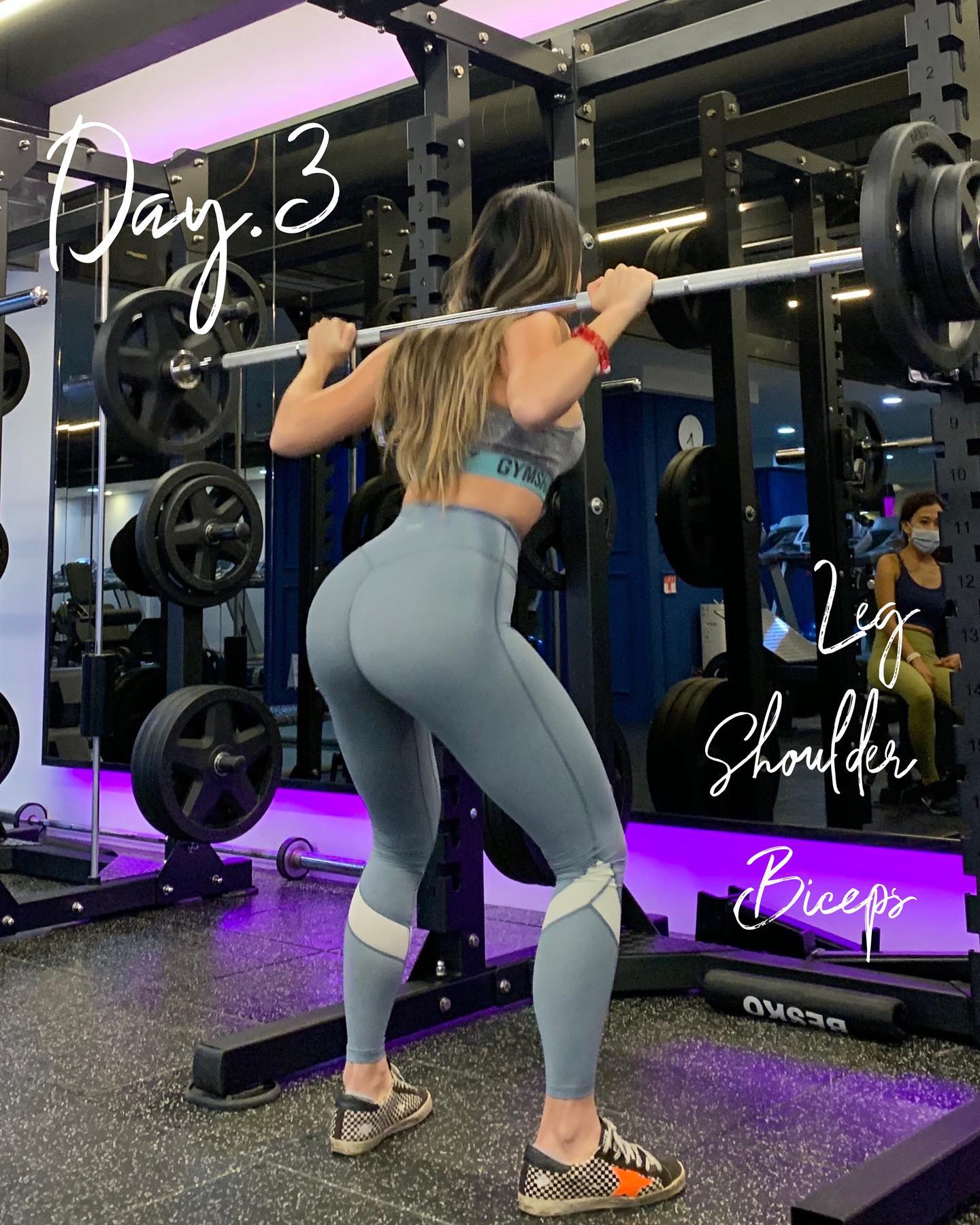 .
𝐃𝐚𝐲 03.
𝐋𝐞𝐠 & 𝐒𝐡𝐨𝐮𝐥𝐝𝐞𝐫 & 𝐁𝐢𝐜𝐞𝐩𝐬 𝐝𝐚𝐲 🏋🏽‍♀️ 
[ 다리 어깨 팔! ]
.
•스쿼트 (프리웨이트)
빈바(15)/40𝐤𝐠(15)/50𝐤𝐠(12)/60𝐤𝐠(10)/70𝐤𝐠(8)/75𝐤𝐠(5)
.
•밀리터리 프레스 (스미스머신)
10𝐤𝐠(15)/15𝐤𝐠(12)/25𝐤𝐠(10)/27.5𝐤𝐠(7) 30𝐤𝐠(6)
.
•덤벨이두컬
4𝐤𝐠(15)/4𝐤𝐠(15)/6𝐤𝐠(12)/8𝐤𝐠(서진이 강제 보조)
.
🍽 식단
•아침-오트밀,바나나
•점심- 미팅때 콥샐러드
•중간식-프로틴 음료
•저녁- 현미밥 & 달걀 2, 멸치볶음40g
.
#dalongsmeal ➿ᴄʟɪᴄᴋ 하면 더 많은 식단이!
.
📝미팅날 프로틴 프랜즈들과 함께한 운동 영상 곧 올라옵니다!
#운동인 환영! 운동소통 해요!