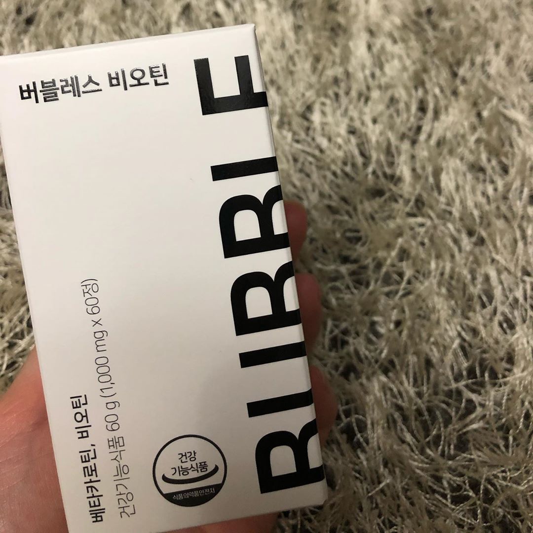 공쥬님 on Instagram: “버블레스 비오틴🍓 비오틴 3000% 프랑스산 비오틴 함유 에너지를 생성하는 비오틴 활력을 주는! 언제 어디서나 물 없이도 간편하게 먹을 수 있어요! 상큼하고