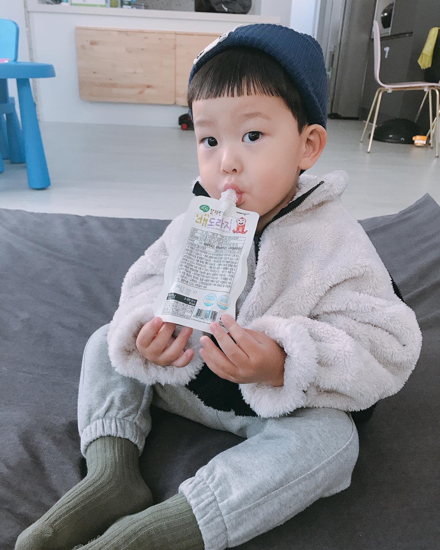 먹방러~💕ㅋㅋ
아침에도 냠냠~👍🏻
하원 후에도 냠냠~👏🏻
잘 먹는 그대가 아름답소 😘💕ㅋㅋ

#프로먹방러#이쁘니#참새가방앗간을그냥지나칠수없지 #도치맘🦔