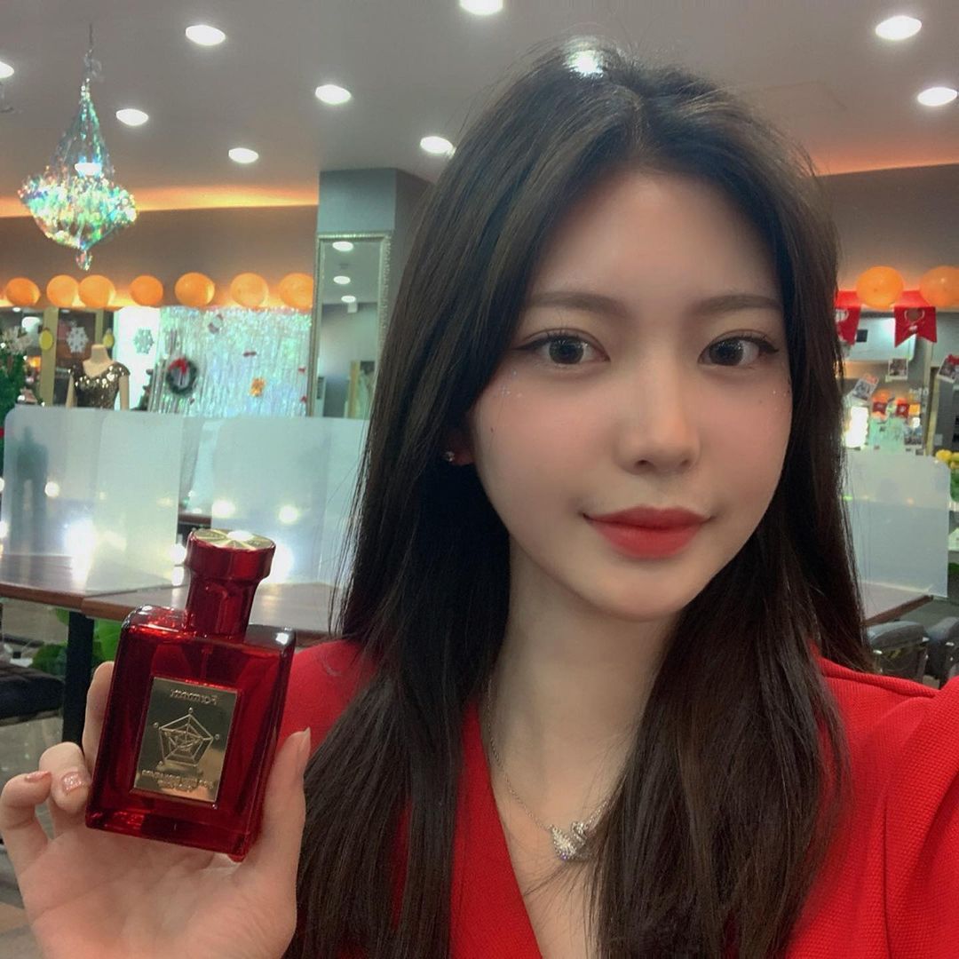 @juuuunngg on Instagram: “#광고 #협찬 은은하고 포근한 향에 우디와 머스크의 조화로 잊혀질 수 없는