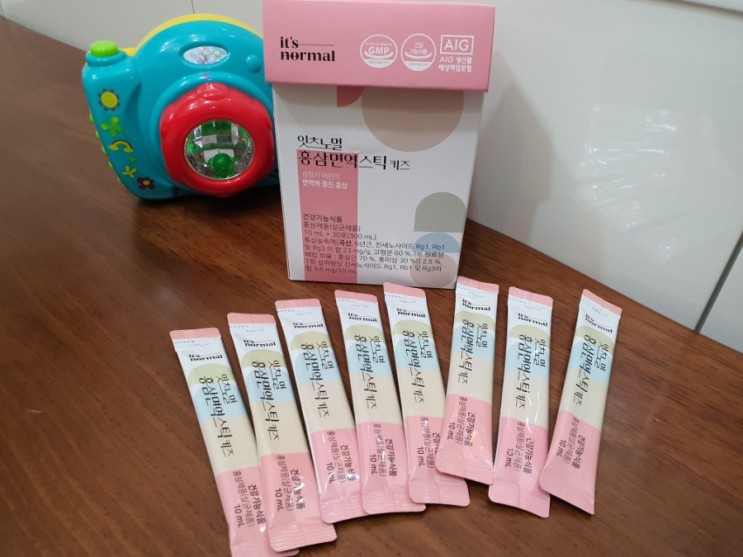 [어린이홍삼] 잇츠노멀 홍삼면역스틱 키즈 홍삼과 아연 먹고 면역력 업. 겨울 필수템 추천.