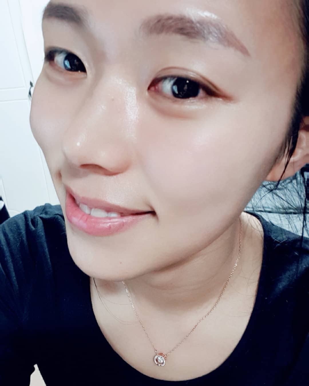 Jews on Instagram: “#광고 30대를 준비하는 자세 피부를 연구하는 메디큐브에서 야심차게 준비한 ✔딥 리프팅 펩타이드 아이크림! 무려 광고모델이 신뢰의 아이콘 '유느님' 어릴 때부터 웃을 때 눈가에 주름이 있어서 나이 더 먹으면 어쩌나 했는데 꾸준히 2주 이상…”