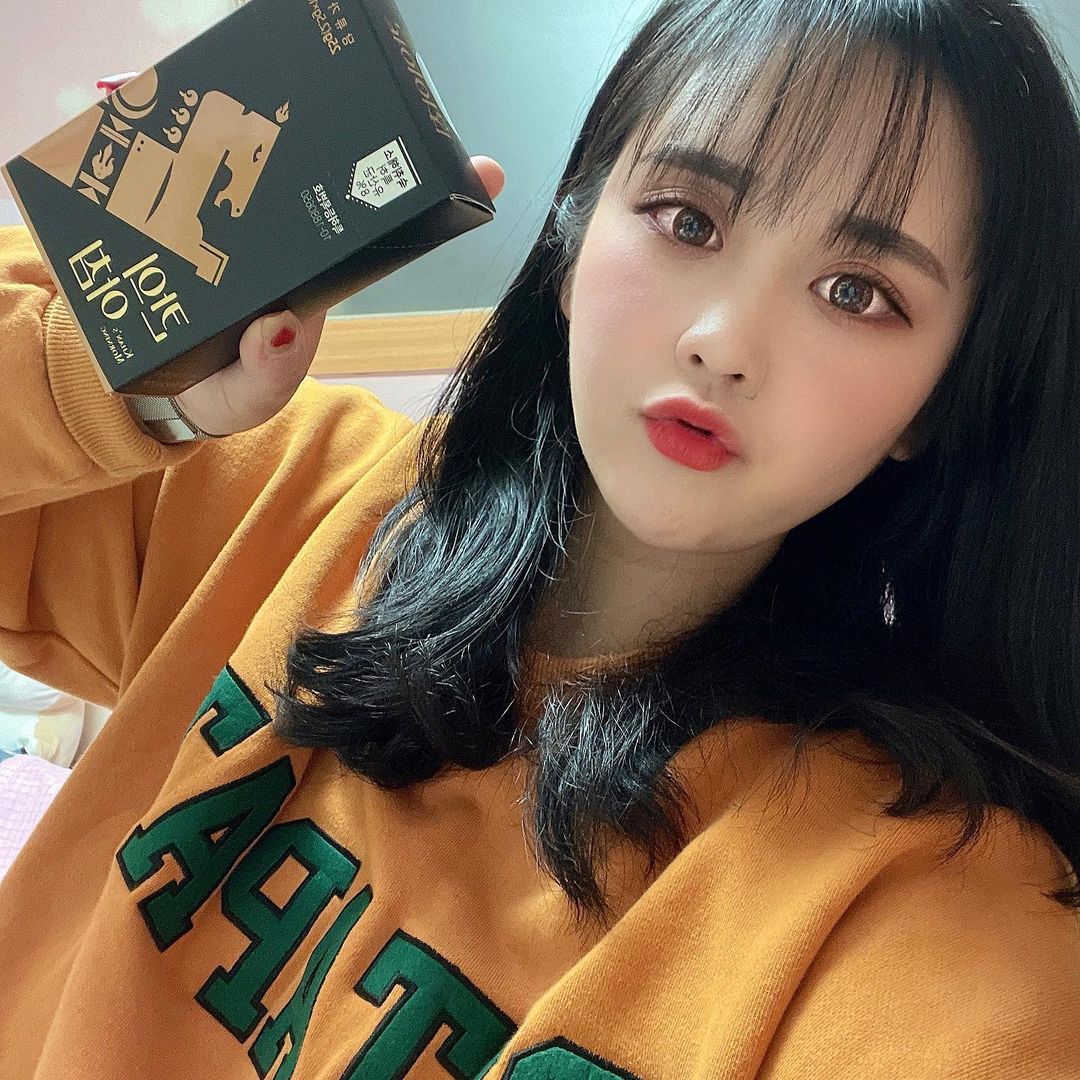 김소현 on Instagram: “#협찬 #리뷰 #칸의 아침 🥃 술은 좋은데 숙취는 싫은 사람 🥃 다른 숙취해소제는 환 형식이 많아서 물 없이는 먹기…”