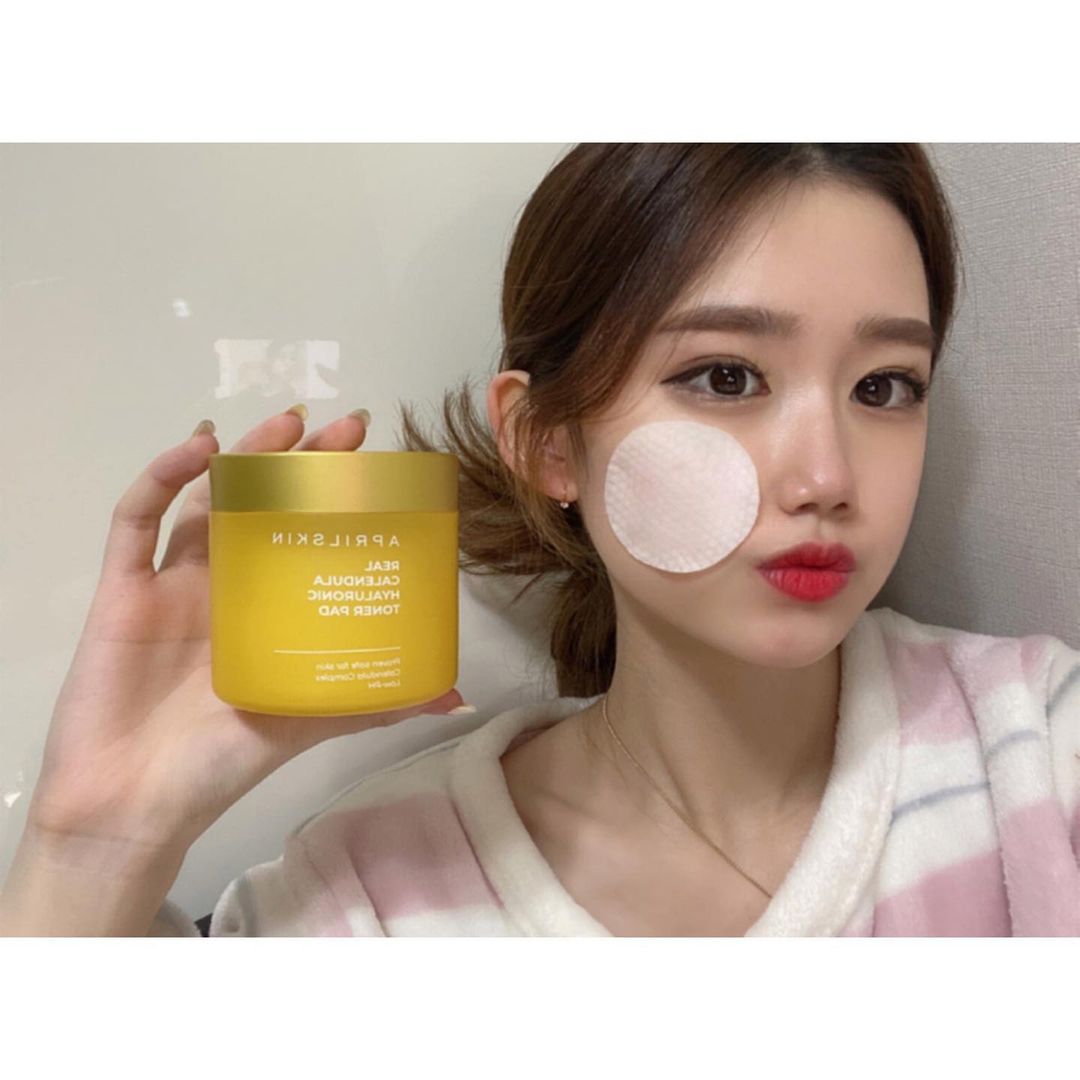 김다은 on Instagram: “#협찬 더 업그레이드 되어 돌아온 내 최애 필링패드 ㅠㅠ 겨울철에 각질,노폐물,수분관리는 얘 하나면 끝 ! 화장잔여물까지 말끔히 다 지워줌 .. 👍🏻…”