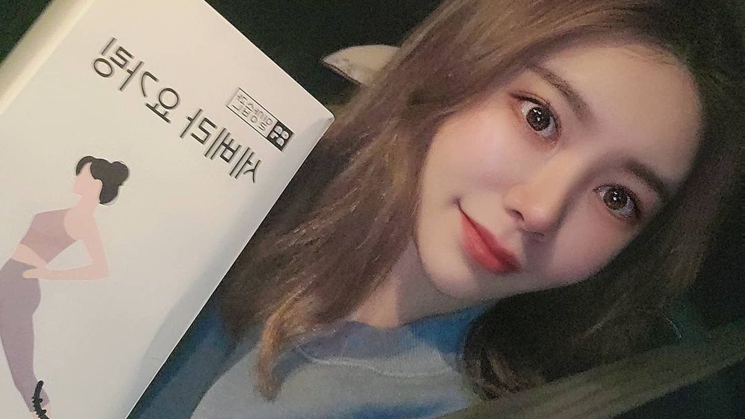 쏭쏭 (나윤) on Instagram: “출산하고 육아까지하면서 매일매일 넘치는 붓기로 뻐근함+결림을 💕세베라 요가링💕이 간편하고 쉽게 집에서도 다리붓기와 라인을잡아줄 뿐만아니라 목 골반 허리 어깨 고관절 까지 풀면서 붓기를 관리할 수 있게 해준당🥰 가성비좋고 내구성까지 튼튼한 이건…”