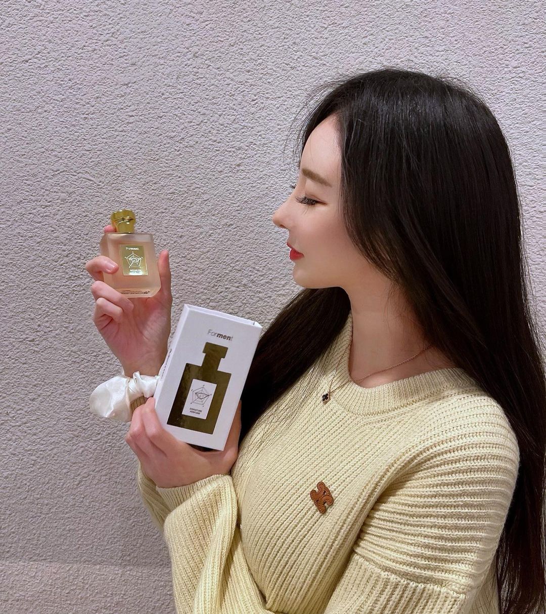  “#협찬 지속력 최고 레벨 퍼퓸 등급으로 오랜시간 유지되는 향과 시간이 지나도 은은하게 남아있는 잔향을 느껴보세요 달달한 향기로 포맨트 시그니처 퍼퓸 코튼 메모리! 데일리향수로 좋아요💗”