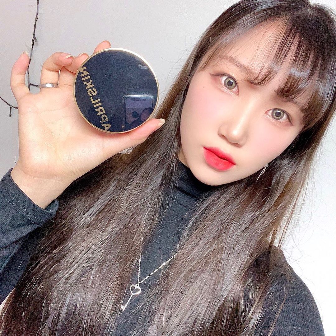  “#광고 💛 [에이프릴스킨] 매직스노우 쿠션 - 저는 잡티가 별로 없는 편이라 커버력보단 피부톤을 중요시하는데 피부톤이 화사하게…”