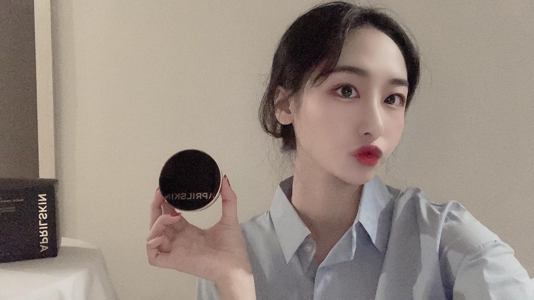 “내 돈 주고 원래 쓰던 쿠션이였는데 이렇게 들어와서 너무 기분 좋잖아 ⍤⃝ 에이프릴 쿠션 말해 뭐해 들뜨지도 않고 각질도…”