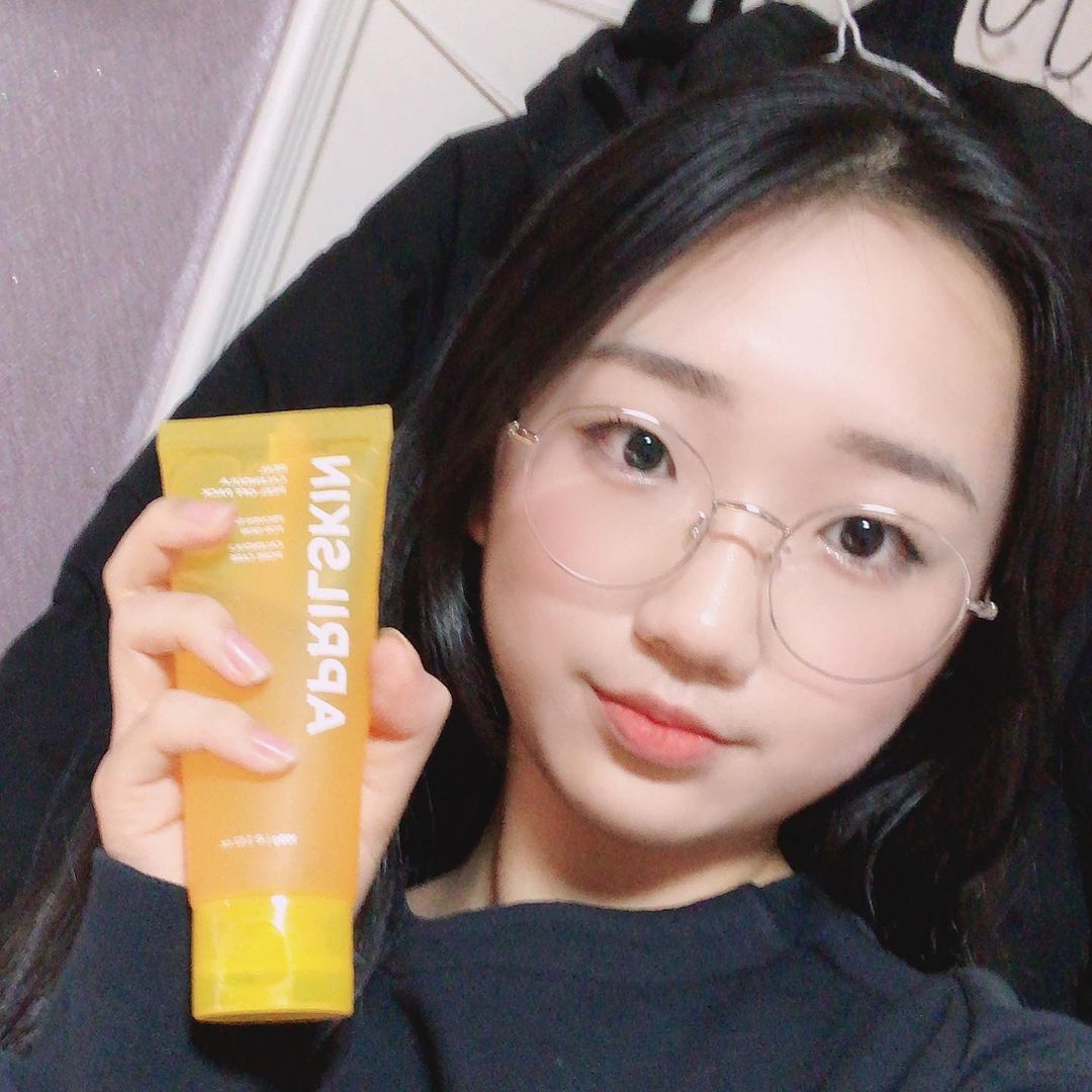  “리얼 카렌둘라 필오브팩 ෆ 모공 속 노페물까지 깨끗하게 제거해 준답니당 이제품을 쓰고나서 화장이 잘먹더라고요 ㅠㅠ…”