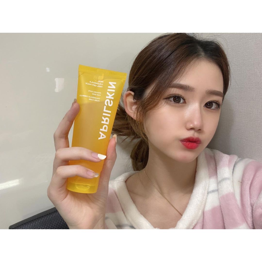  “#광고 #협찬 모공 사이에 각질이랑 피지 제거해줘서 이거 하고 나면 화장이 피부에 착붙 .. 🥺저자극이라 피부 예민한 나도 안심하고…”