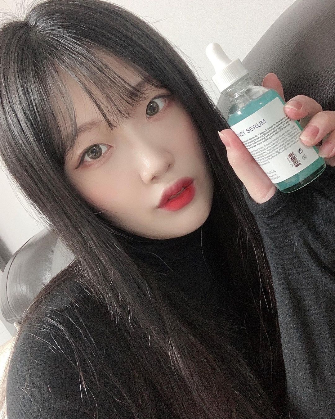  “미국 제조원인 키라벨(kilabel)은 "화장품의 핵심성분을 피부가 흡수하다" 탈난피부를 잠재우는, 자연을 담은 에스테틱 전용 화장품 브랜드입니다! 이 “블루탄지 세럼”은 트러블 피부뿐만 아니라 예민한 피부, 건조한 피부에도 생기있게 도와줘요!”
