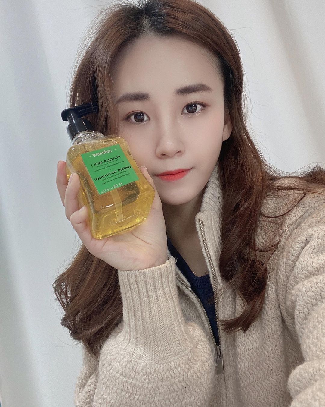 “#협찬 출퇴근을 제외하고는 외출이 거의 없는 요즘 주말에 가끔 화장을 해서 그런지 피부가 더 예민해진것 같아요😂 클렌징할때…”
