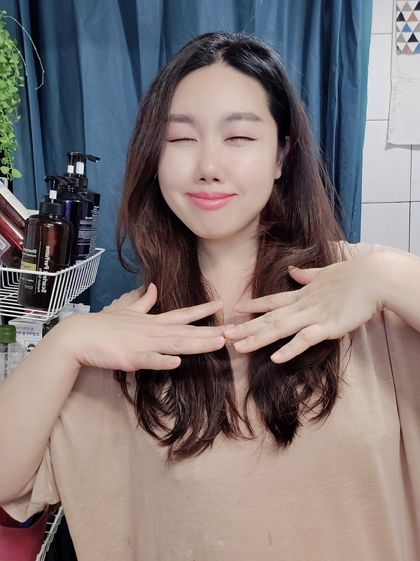 '흔들리는 꽃들 속에서' 느껴지는 바로 그 샴푸향, 오네이처 스칼렛 퍼퓸샴푸 #향기좋은샴푸 #약산성샴푸 #무실리콘샴푸 #극손상모샴푸