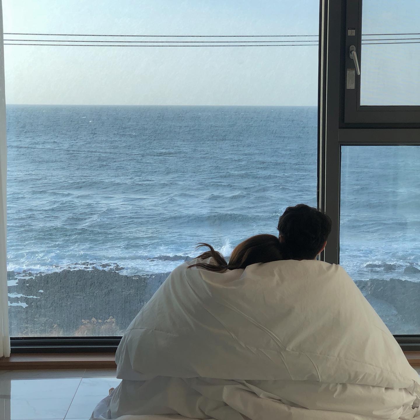 .
신행때 기록 새록새록 🤍💙
코로나때문에 숙소에만 머물렀지만
쵸큼만 싸우고 잘 놀았다 ˘◡˘