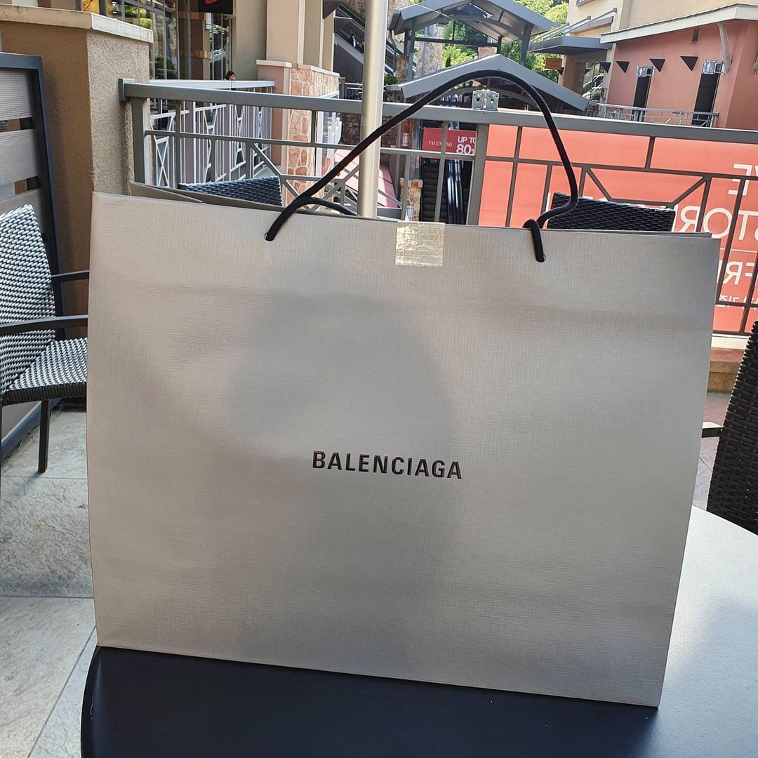  “#브랜드쉐어 #명품리셀 #중고거래앱 #어플추천 #협찬 #brandshare #balenciaga 브랜드쉐어 – 명품리셀마켓 for Women 어플을 소개할게요🦄 “국내최초 여자들의 명품리셀마켓 브랜드쉐어 “NO수수료, 쉽고 안전한 거래…”