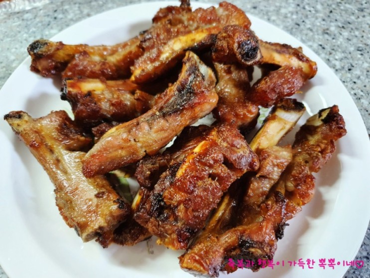 쿠캣 비빔생쫄면과 컬리 육심당 쪽갈비의 콜라보♡