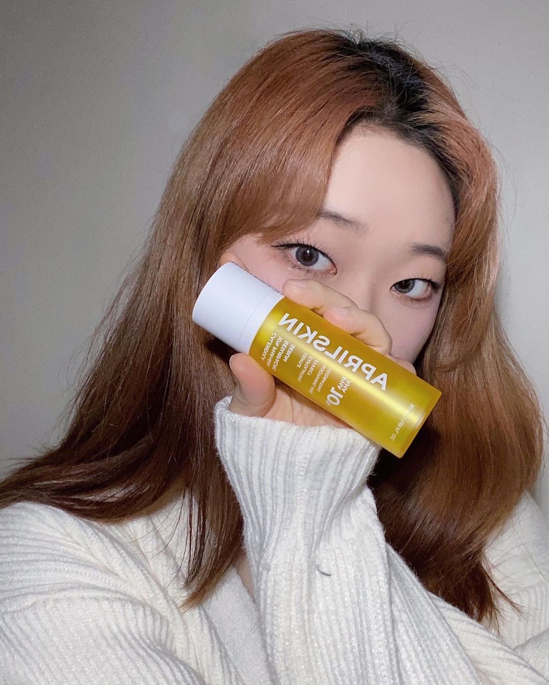  “*협찬* 오랜만에 하는 광고 .. 😚 레드벨벳 예리님이 모델이신 브랜드인 에이프릴 스킨 제품을 갖고왔어요💛 '모공 타이트닝 세럼' 자기 전에 세안 후 가볍게 발라주면 잠든 사이 모공 타이트닝을 도와주는 세럼입니다! 아침에 매끈하게 광이 나는 피부를…”