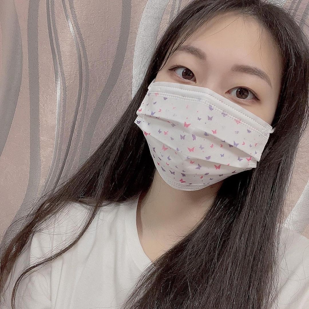  “#협찬 모든 원자재를 국산으로 만든 코모드 패션디자인 마스크 𖤐 목화솜 필터를 사용하여 숨쉬기가 엄청 편하다 ,,♡ 또 다른…”