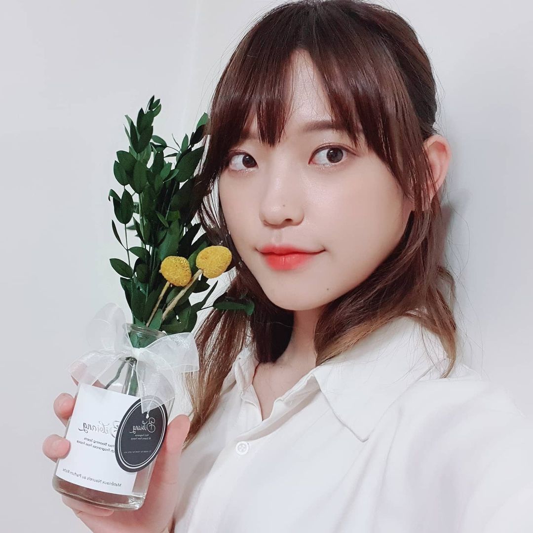  “#비비앙 에서 디퓨져 협찬받았습니다:) 향이 좋은것들이나 디퓨져, 향수, 향초 등을 맡으며 스트레스를 풀기도해서 정말 감사한 선물이었어요😊❣ 비비앙은 프랑스의 향기를 담았다는 이념을 가지고 있는데요 네이버 디퓨져부분 TOP 10위&재구매율 97%로…”