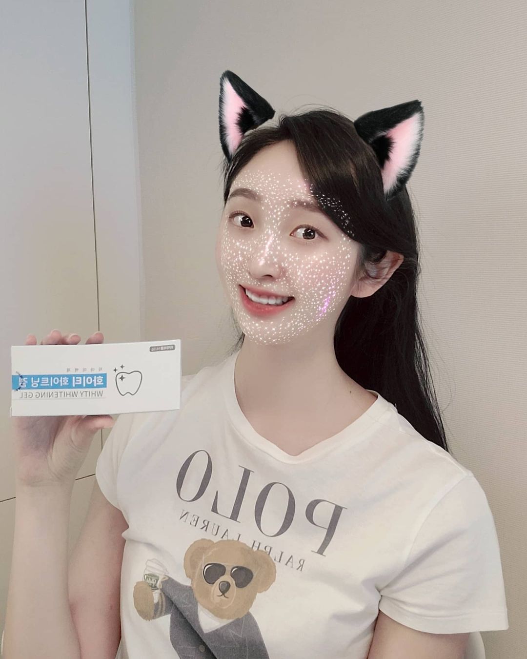  “#협찬 #광고 . 사용해보니 치아가 밝아진 게 눈으로 보여용!! - 크키가 작아 휴대하기 편리해요 - 바르는 겔 타입이라 사용하기 간편합니당. - 용량이 많아서 가성비 굿~😀 (약 3주 사용가능) 참고로 이것은 와디즈…”
