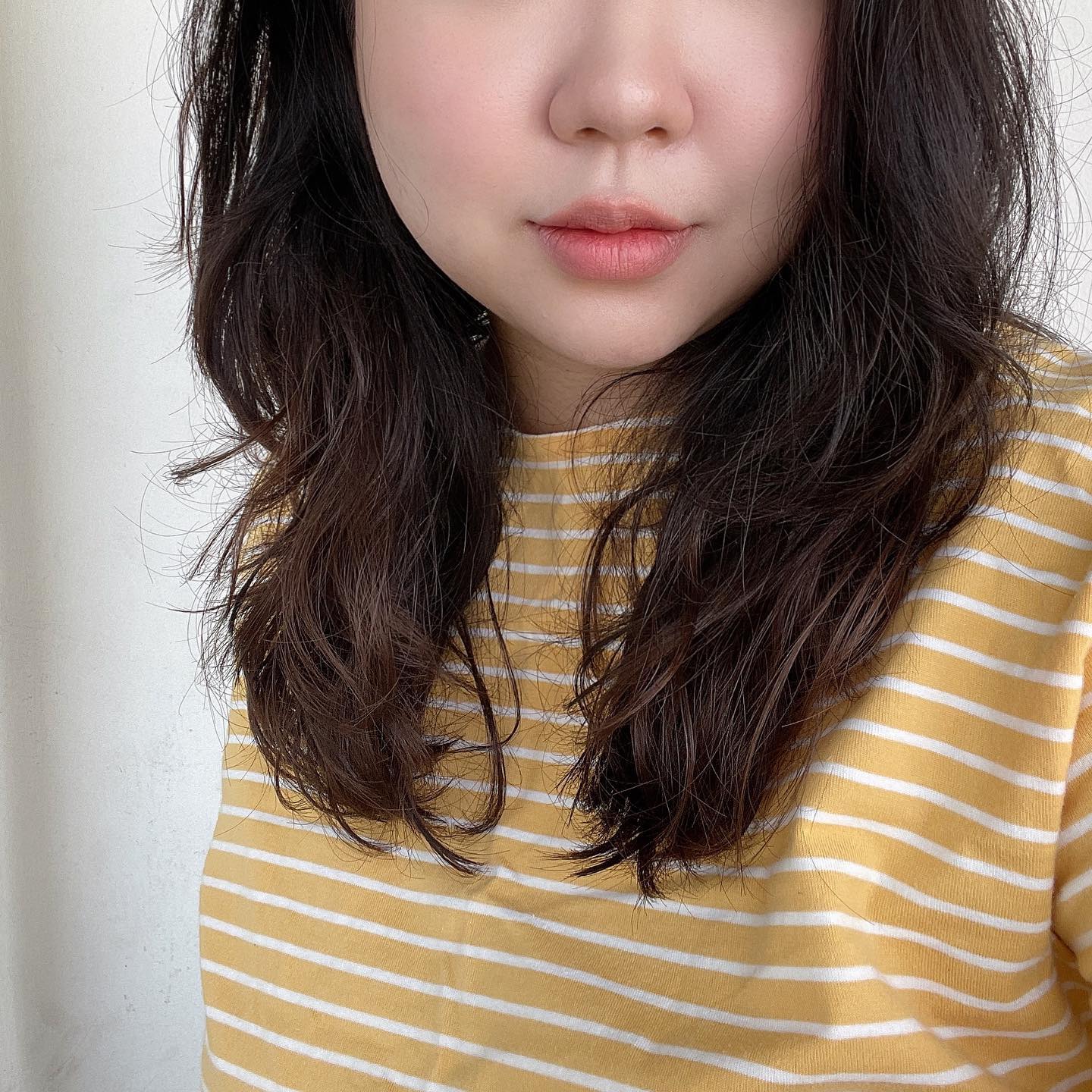 #오늘의쏠리 #블러셔해쏠 #입술발라쏠 #쏠리워치
.
.
☺️ #웨이크메이크 #무드스타일러 #밸런스누드
.
💄 #부르주아 #베쥬아크로케 + #피치베리 #아멜리에
.
.
어제 _minberry_s2 베리가 웨이크메이크 밸런스누드 팔레트를 제게 하사해주셔서 오늘 바로 사용해봤어요!
.
요즘 데일리, 후딱템, 하나만 발라도 예쁜거 이런거에 관심 가는데 그런 용도의 팔레트로 딱인 것 같아요!
.
오늘의 컨셉 = 노랭이 스트라이프, 노랭이 워치스트랩💛