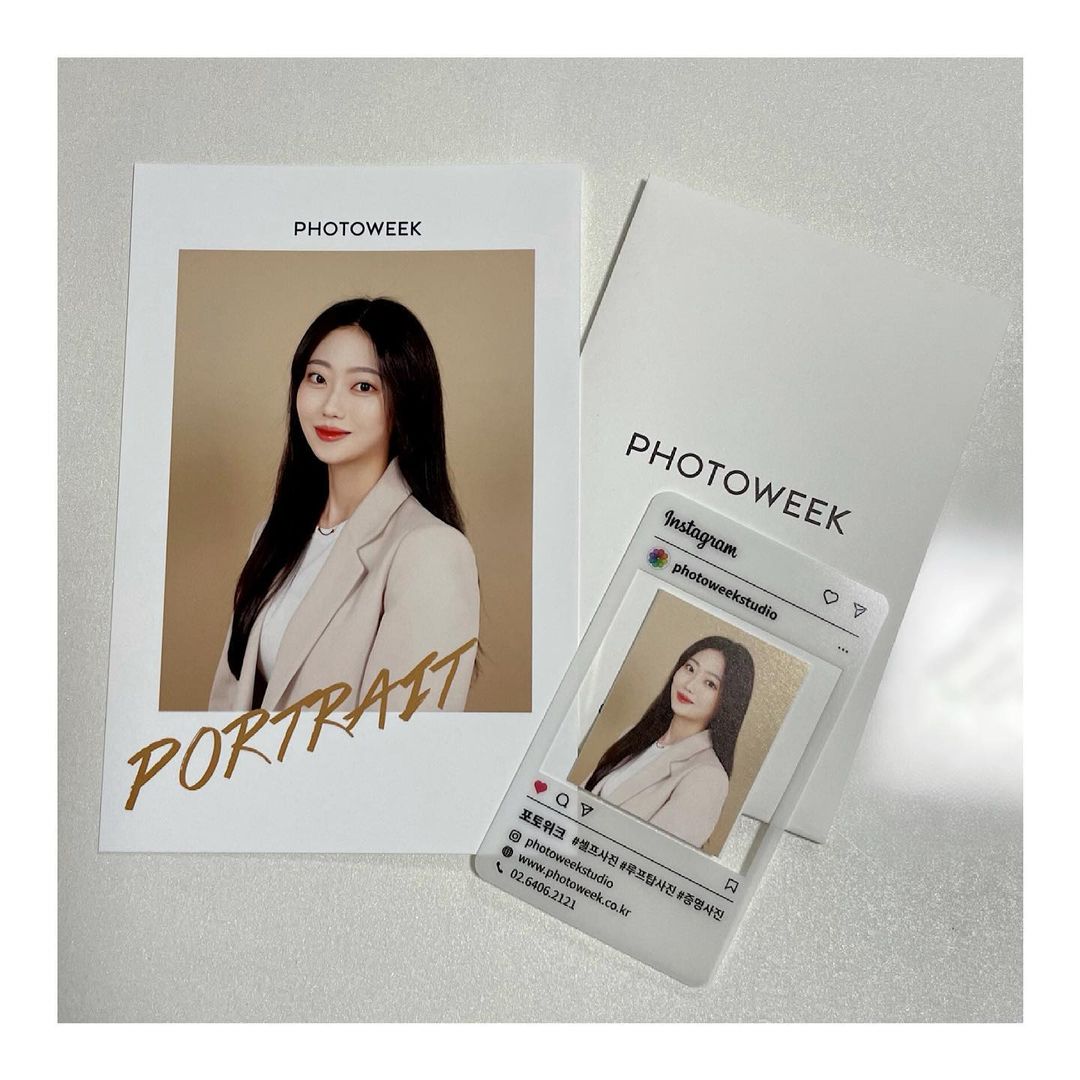  “패키지도 예쁘고 스튜디오도 예쁘고 사진도 맘에 들고 ᰔᩚ 나한테 맞는 컬러도 찾아주시고 보정도 1:1로 해서 고냥 맘에 들어버림 #잠실사진관 #포토위크 #증명사진 #증사 #컬러증명사진 #협찬 #송파사진관 #잠실증명사진 #송파증명사진…”