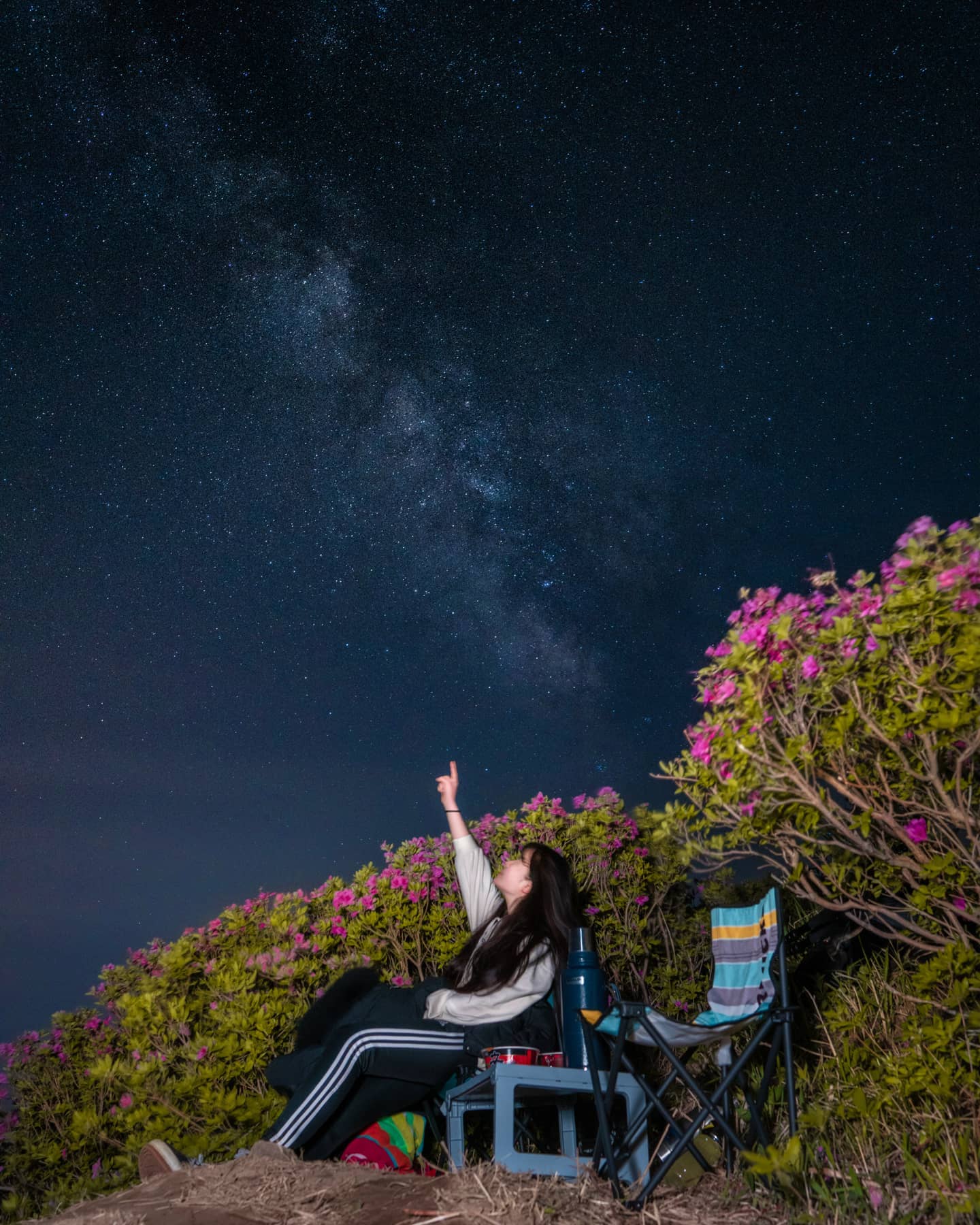 별 하늘 찍으러 갈 땐 광각필수😂 24mm로 열심히 찍었지만 철쭉+은하수는 이게 유일,,ㅎ

SONY a7 R iii | SEL2470GM