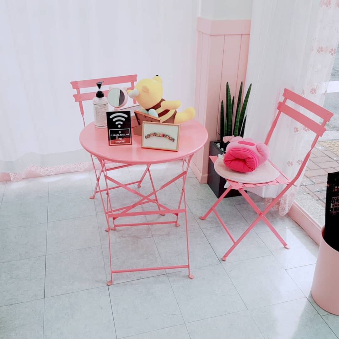 기분전환 겸 받고온 네일💅
핑크핑크한 네일샵이 완전 내취향
디자인들도 많아서 좋아요

화려한디자인부터 심플한디자인까지 다 있어요 👍

#대구네일 #대구네일잘하는곳 #대구네일맛집 #감삼동네일 #본리동네일 #본리동네일샵 #어제오늘네일 #네일스타그램 #네일그램 #팔로워환영🙌🙆 #네일💅 #대구네일💅