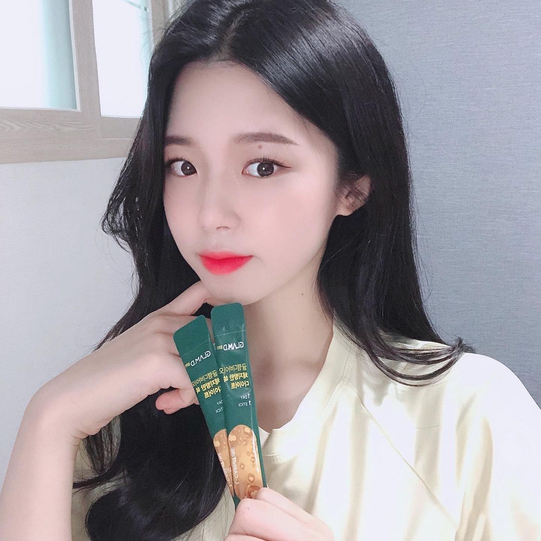  “2021.05.20 Thursday 🌿 #협찬 레모나처럼 상큼달달한 맛있는 다이어트 보조제! 🍋 하루에 한번 종이컵 한잔 분량에 물에 타먹으면 체지방 감소에 도움이 된데요! 👏🏻 좀 많이 먹었다 싶은 날에 먹어주면 부담이 덜어지는 기분ㅎ 이…”