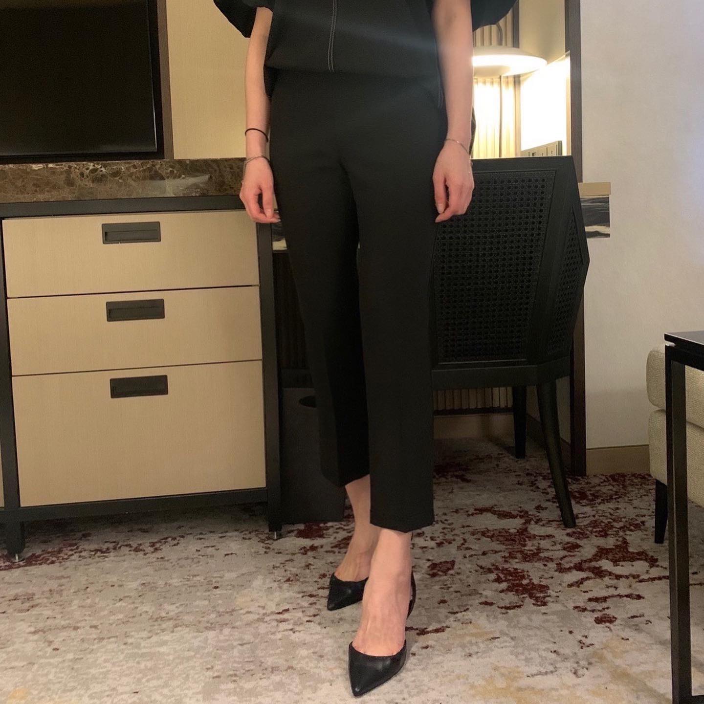 🏷 데일리팬츠 3color #그레이스블리 

기분 좋은 촉감에 탄탄하게 짜여진
고퀄리티 원단으로 
너무 얇지 않아 핏변경이 거의 없는 
데일리 팬츠💓

✔️스토어팜업데이트완료
✔️컬러 : 블랙, 그레이, 베이지 (3color)
✔️사이즈 : S, M, L

프로필 링크에 예쁜 제품 많이 있으니 찾아주세요💕