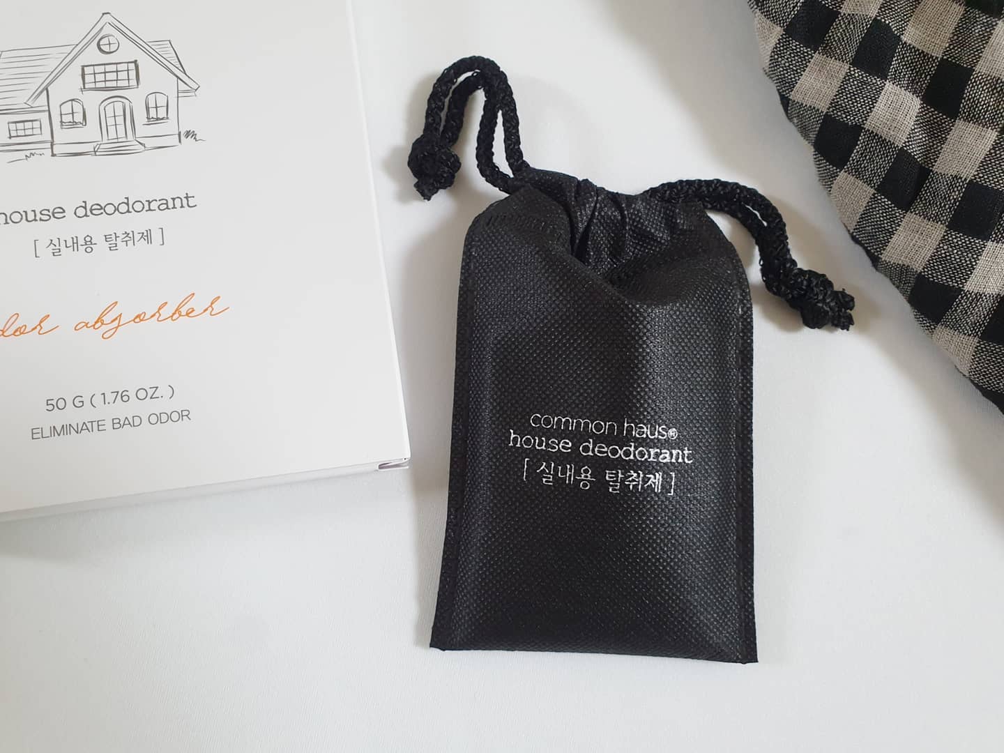 '커먼하우스 만능 실내용 탈취제' 

실내용 탈취제
신발장 옷장 서랍장 등등
환기가 어려운곳엔 어디든 넣어두세요
차에 둬도 좋을것 같아요
6개월 사용가능 갓성비 👍

제품 링크 : https://bit.ly/3xQrHQZ

#커먼하우스 #commonhaus #커먼하우스만능실내용탈취제 #만능실내용탈취제 #실내용탈취제 #실내탈취제 #실내방향제 #옷장탈취제 #집안냄새제거 #업체에서_제품협찬