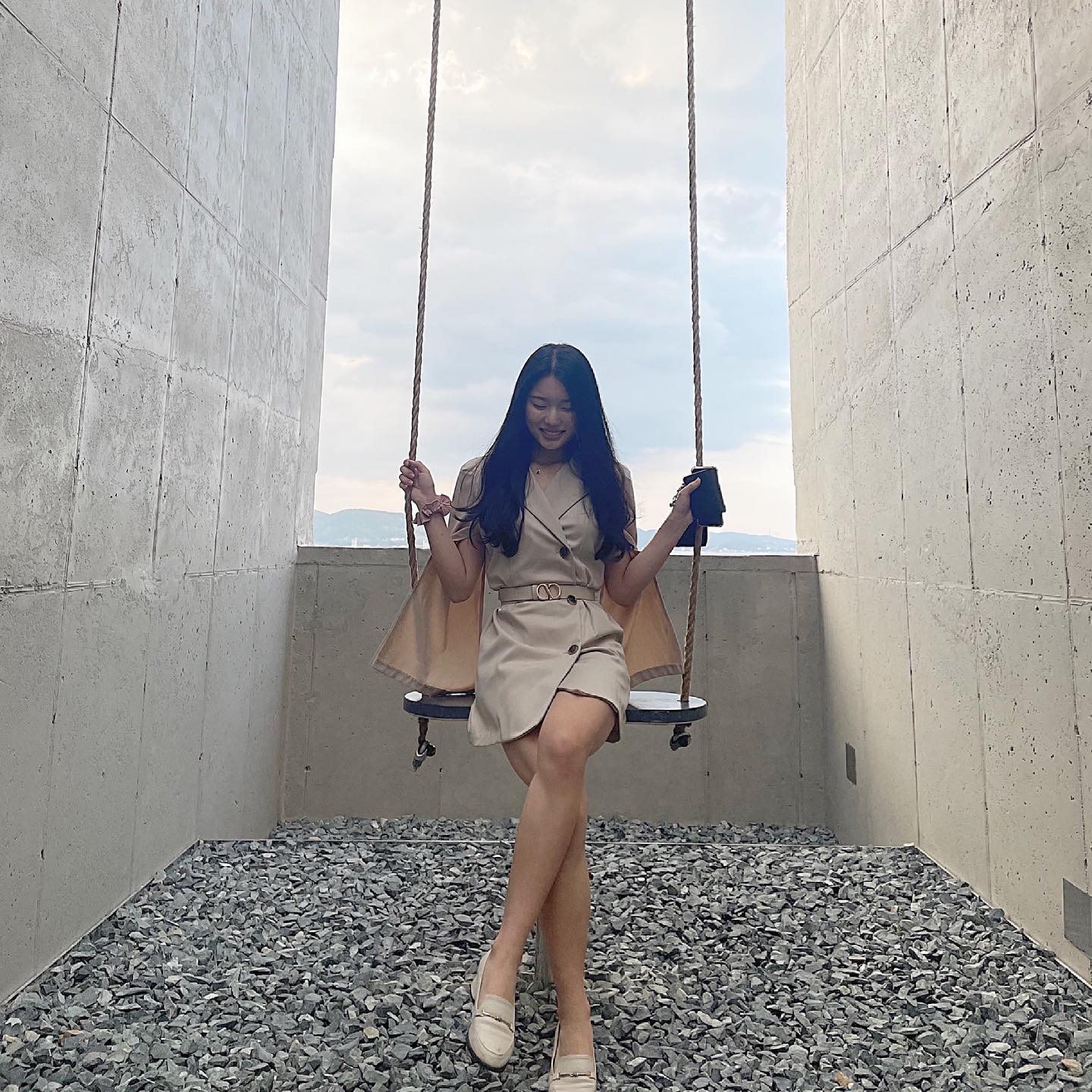 누가 그네를 저렇게 타냐고 한 사람 나와