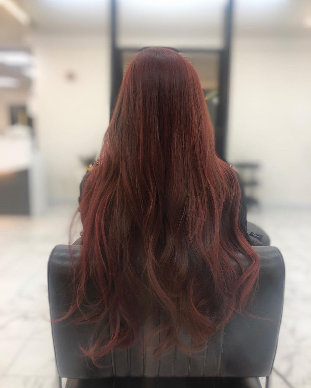 상아가씨⚾️💕 on Instagram: “뿌리 톤 맞추고 머리 잔뜩 싹뚜욱💇🏼‍♀️ 15센치는 자른 것 같은ᄃ