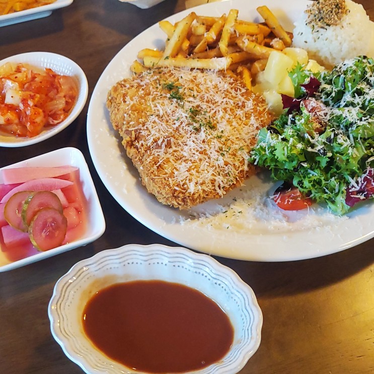 강릉 사천 (( 코와 카페 )) 돈까스랑 파스타 먹으러 가기