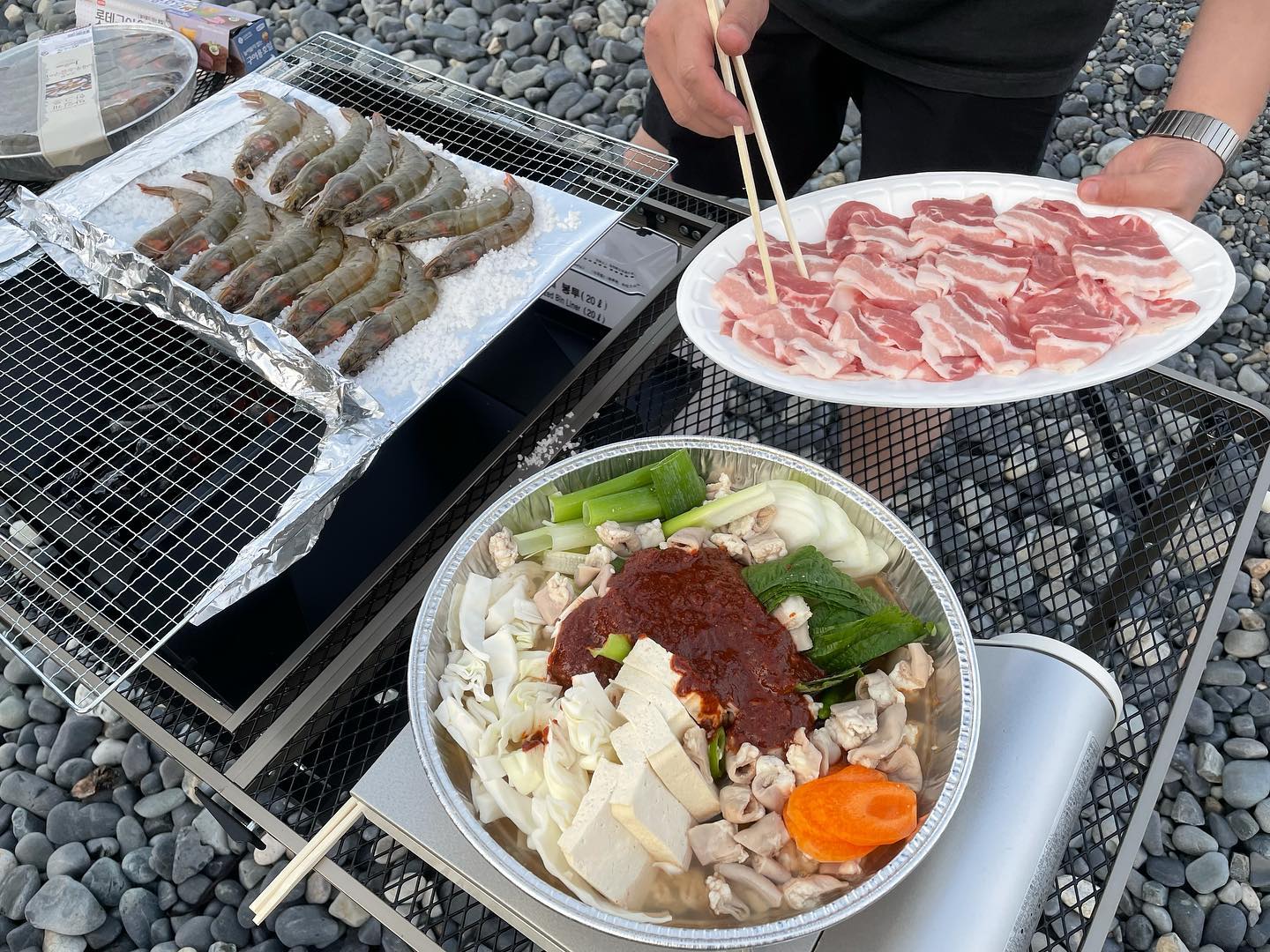 #즉흥캠핑🏕 
배보다 배꼽이 더큰 캠핑 입문반 캠린이 큰곰✖️작은곰

#웅이새신발신고식 #대성공