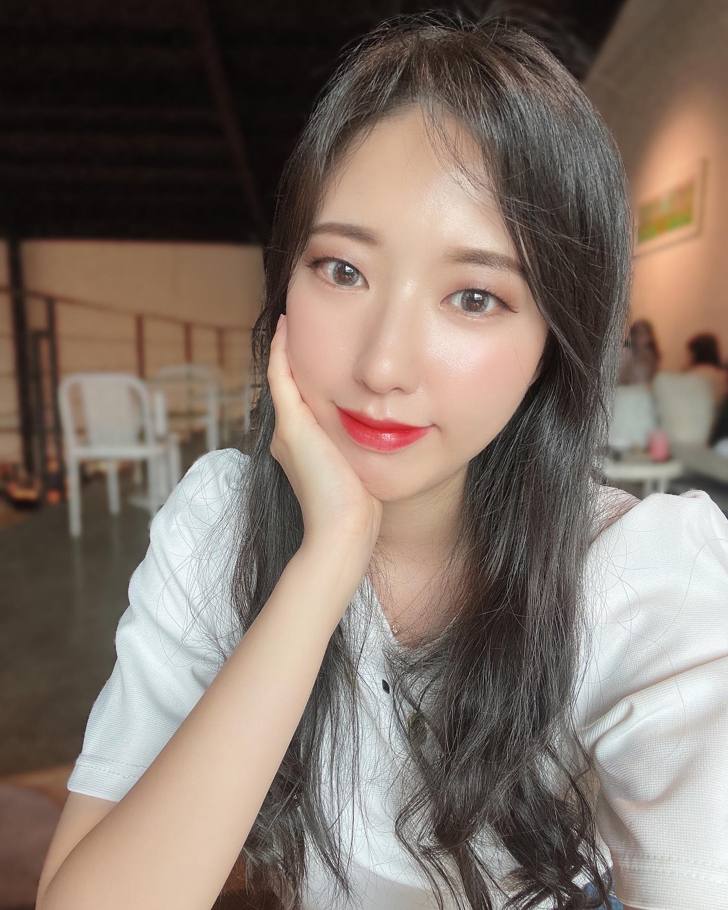 날씨가 너무 더워요ㅠㅠ😅
일부러 요즘 코코산책도 7시 넘어서 하고있는데
윽 방금 코코 산책하다가 발가락에 모기물렸는데 너무너무 간지러워요ㅠㅠ🥲🥲
이광수 모기송이 생각나네욬ㅋㅋㅋㅋㅋ

#엄청커다란모기가나의발을물었어 
#간지러웠어 

ㅋㅋㅋㅋㅋㅋㅋ좋은밤되세요❤️ 

#더워죽겠다 #치통샷 #셀카투척 #굿밤되세요