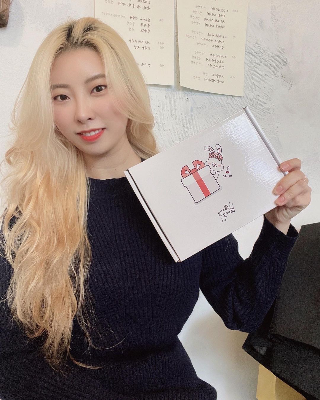 👀 on Instagram: “#콩콩도시락 팝업행사하는거 보고 바로 달려감!! 콩콩언니 실물 너무 이쁘