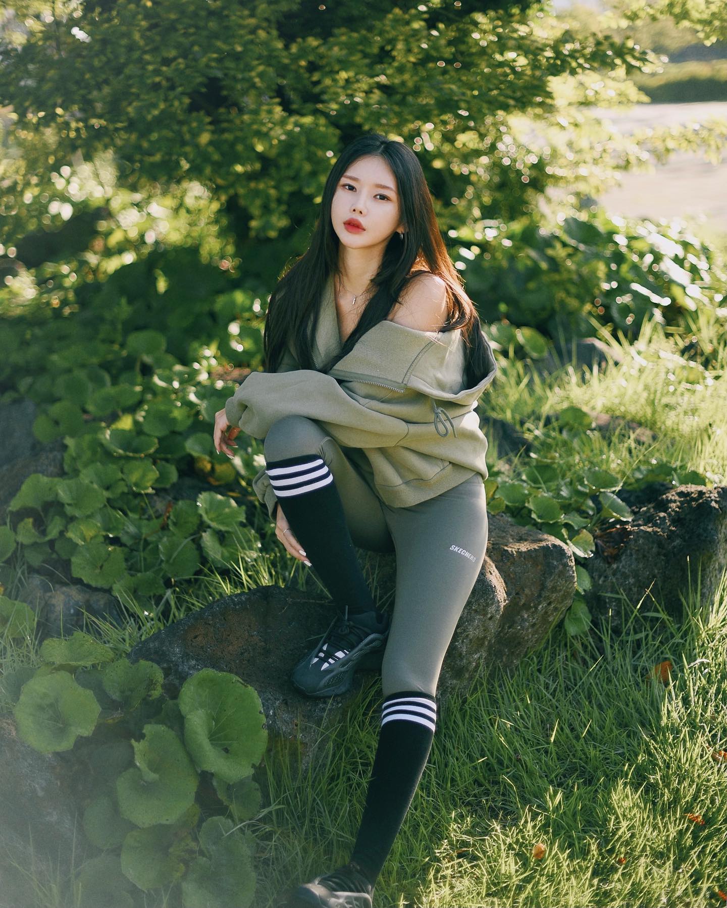 ⠀
오늘은 계단타기 인증샷 불가…
아침이라 긍가 비와서 긍가
옥상문 개방안되네요
이번 장마에는
넷플릭스 안보기 도전✊🏻
대신 홈트와 요가를 조지자!!
이렇게 여기에 선전포고를 해놔야 지키는 저입니다
점점 밷은말만 많아지는 이곳🥲
월요팅💚
⠀