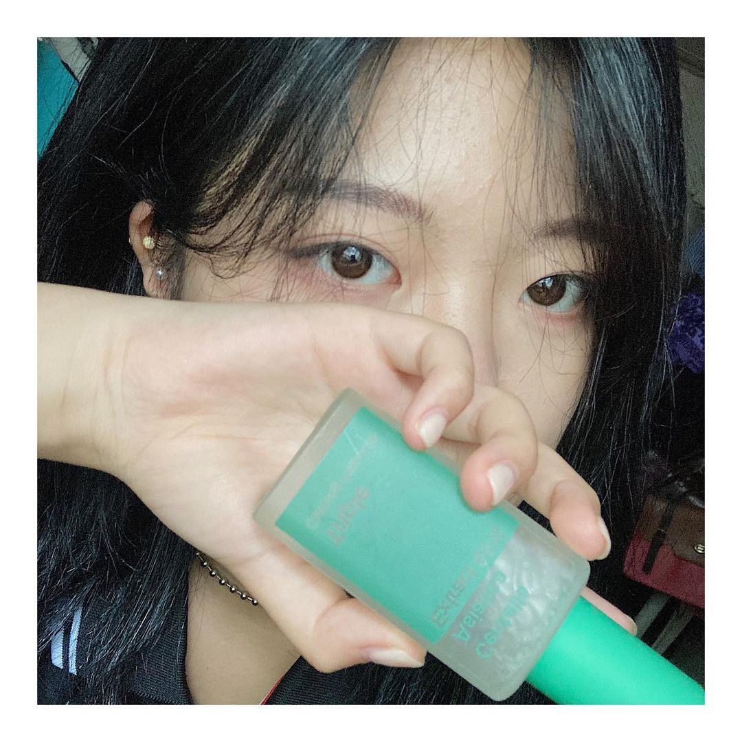  “#협찬 나의 첫 비건화장품 #treeplelab 의 #트리플카밍앰플 🌿 요즘처럼 더운 날 진정필수템🌱 정제수대신 가득채운 병풀추출물로 겉피부를 항상화 효과 가득한 의성산수유로 속피부를 마지막으로 D-판테놀로 피부장벽까지 완벽하게 진정시켜줘서 더…”