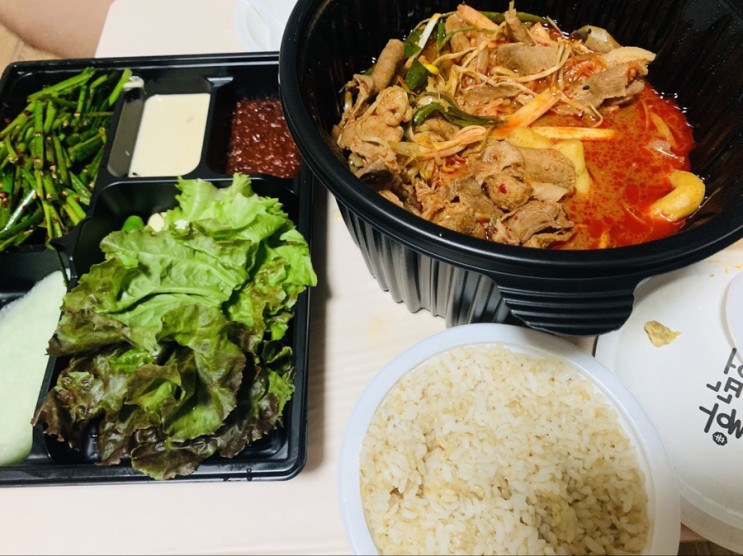 오리도니 밥과 술 함께 즐기는 한근두루치기 제육볶음