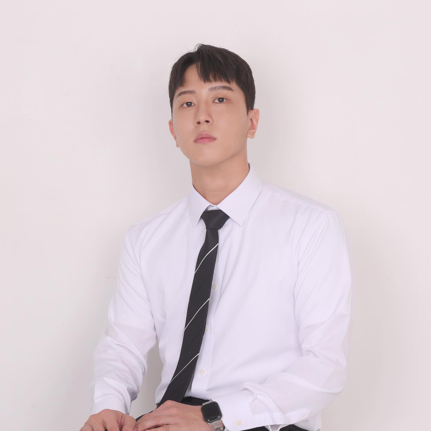 증명사진 찍으러갔다가 제공받은 프로필사진 촬영 서비스가 이다지도 만족스러울 일인지… 
홍대 purpleit_studio 감사합니다👏