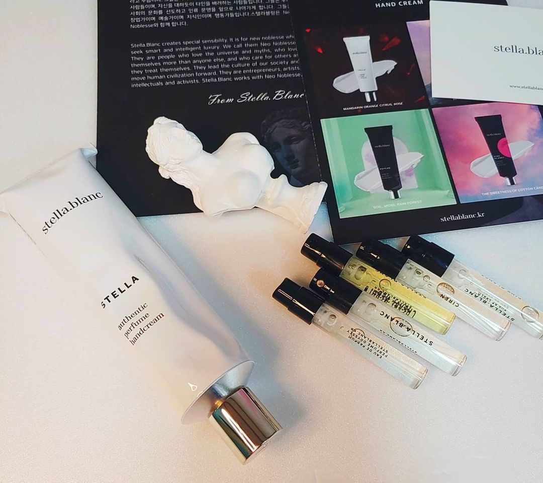 뷰티루💫💕 on Instagram: “#제품협찬 @stellablanc_official 스텔라블랑에서 보내주신 스텔라 어센틱 퍼퓸 핸드크림과 스텔라블랑 오드퍼퓸 미니 향수 5종이에요😚 스텔라 어센틱 퍼퓸 핸드크림