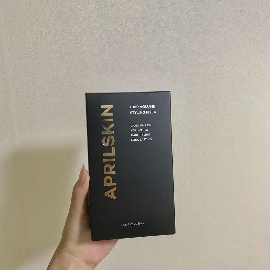 정진서 on Instagram: “✨에이프릴스킨 헤어 볼륨 스타일링 픽서✨ 헤어롤 말고 저거 뿌리면 진짜 몇시간은 거뜬하게 고정돼요!! 다른 제품들 보다 끈적임도 덜하고 고정력도 좋아