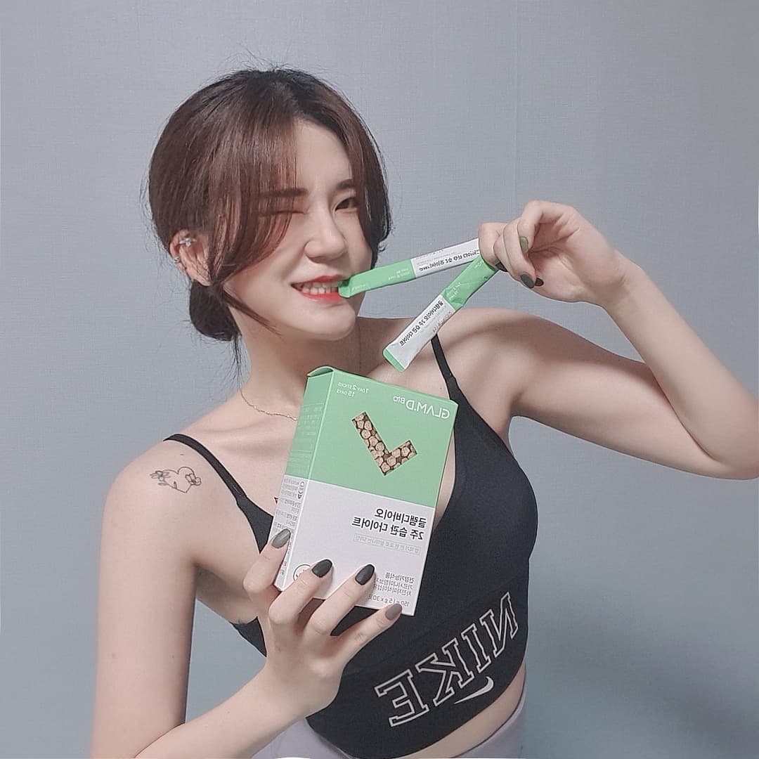 류혜영 on Instagram: “#협찬 추석 전에 #글램디바이오 로 급찐 예방하기! 아침 저녁으로 하루 두 번 물 한잔에 글램디 한 포 호로록 하면 얼마나 좋게요!? 차전자피가 포만감 채워주니까 과식