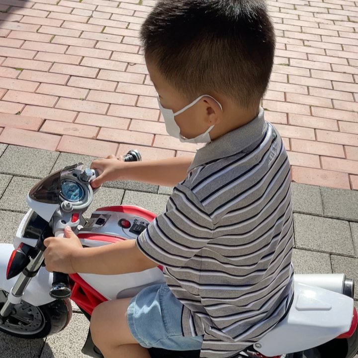 오토바이좀 타는 오빠
ㅋㅋㅋㅋㅋ
어깨가 들썩이는 음악과 날씨

#오토바이라이딩 #천원의행복 #오토바이춤 #whatdoesthefoxsay #ylvis