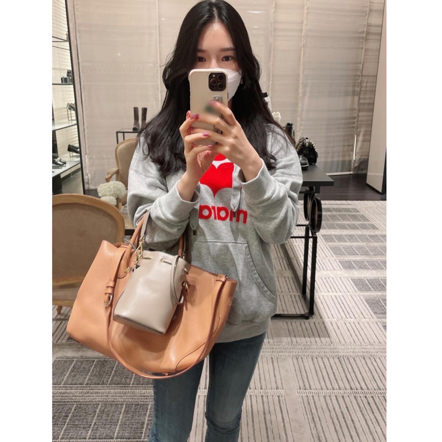ㅡ
주말엔 잉챠잉챠😶
오픈런하러 가야지

#바른생활루틴이 #롯잠 #오픈런 #주말일상기록