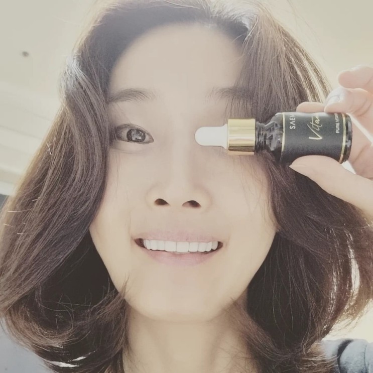 광채피부깨끗한피부동안피부를원하세요! 샘이나비타씨앰플을 써보세요! 핸썸언니가 소개드려요!