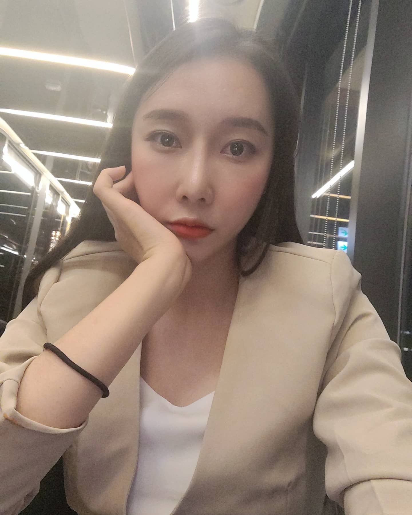 어제도 밤씬촬영ㅜㅜ 피곤쓰당😢