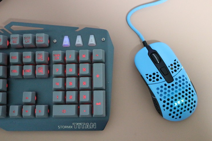 게이밍마우스 가벼워서 좋은 Xtrfy M42 RGB 마우스 Miami Blue